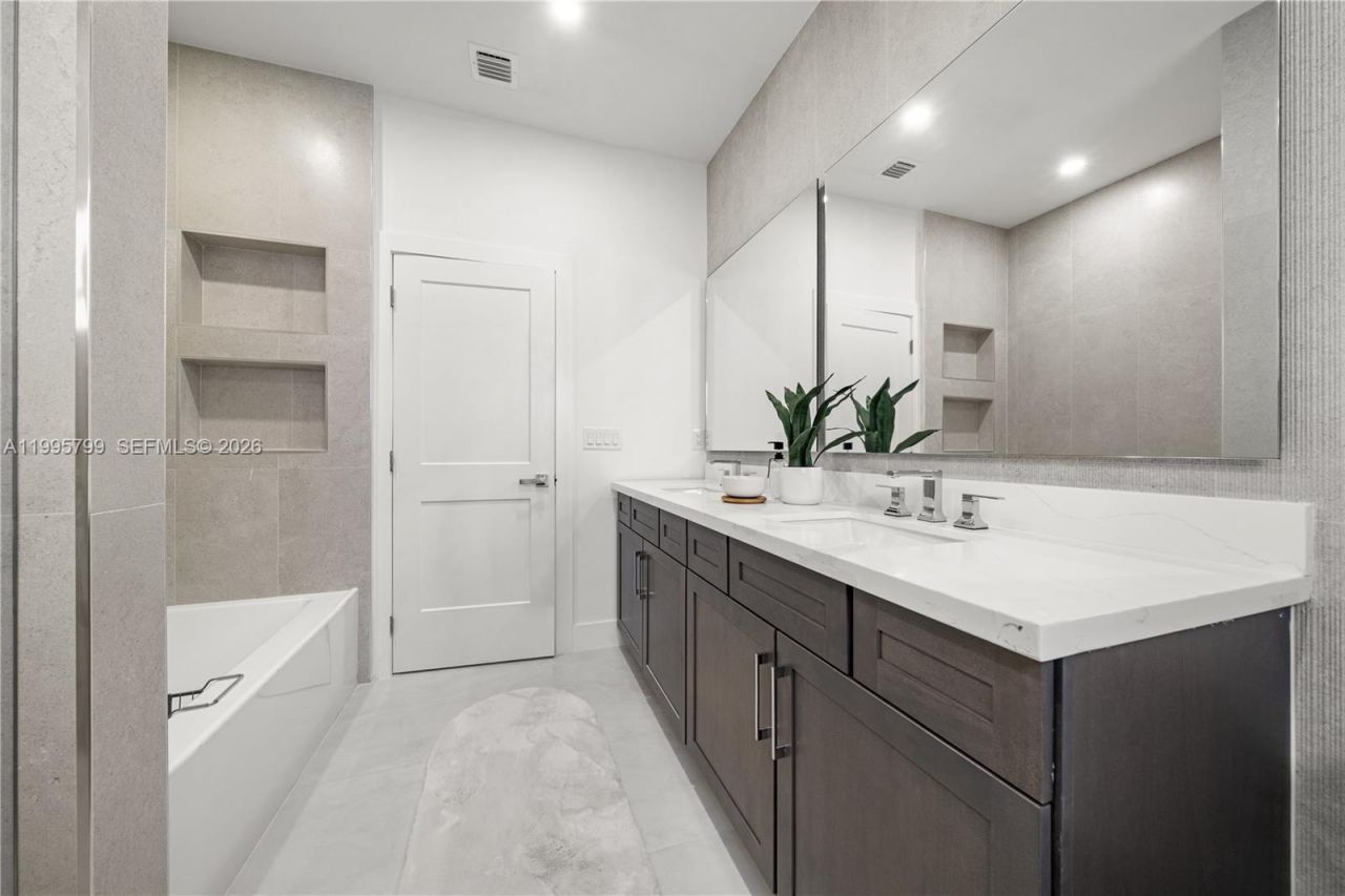 5209 SW 22nd St, West Park, FL 33023 Photo