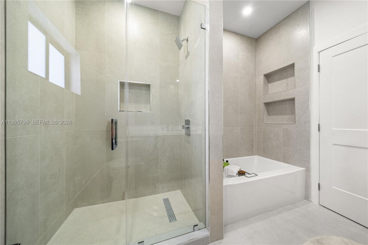 5209 SW 22nd St, West Park, FL 33023 Photo