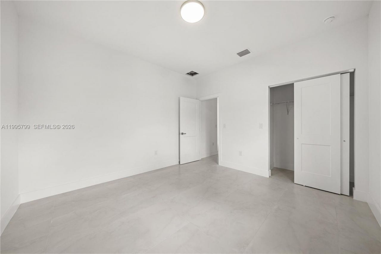 5209 SW 22nd St, West Park, FL 33023 Photo