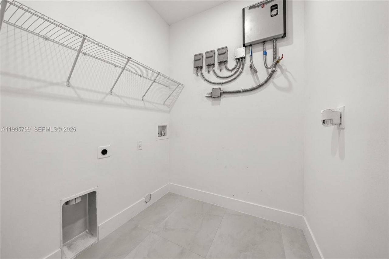 5209 SW 22nd St, West Park, FL 33023 Photo