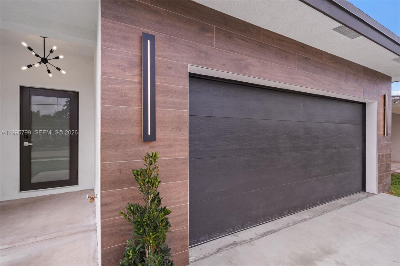 5209 SW 22nd St, West Park, FL 33023 Photo