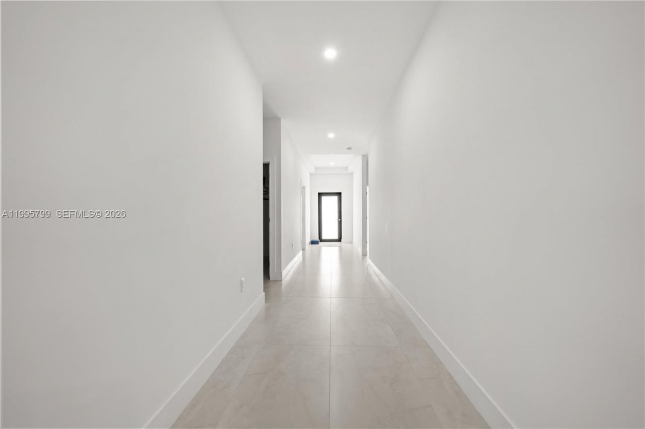 5209 SW 22nd St, West Park, FL 33023 Photo