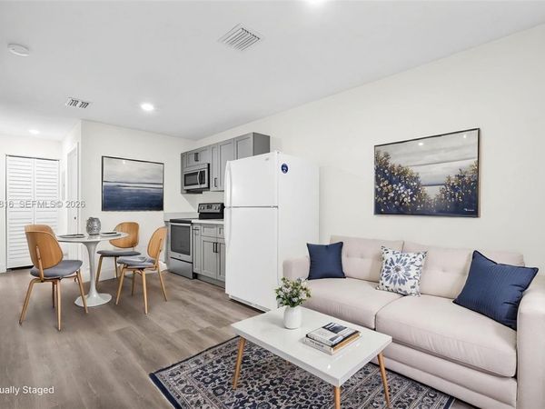 1730 Acapulco Dr, Unit 3B, Miramar, FL 33023