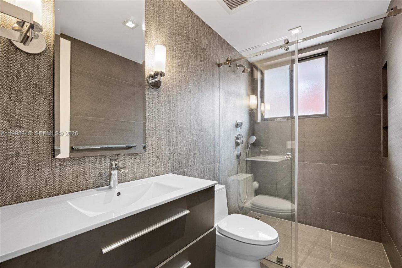 4002 Kumquat Ave, Miami, FL 33133 Photo