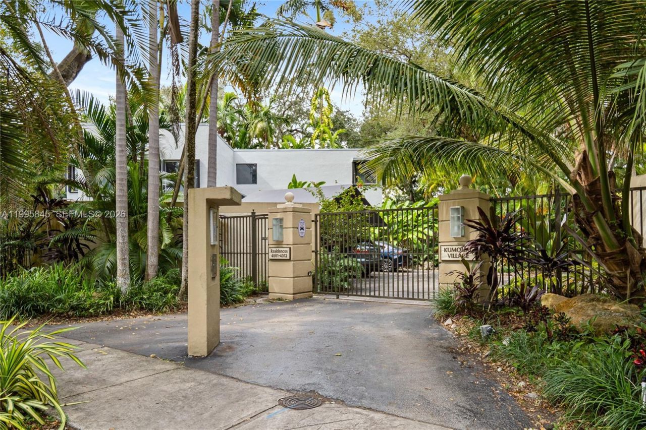 4002 Kumquat Ave, Miami, FL 33133 Photo