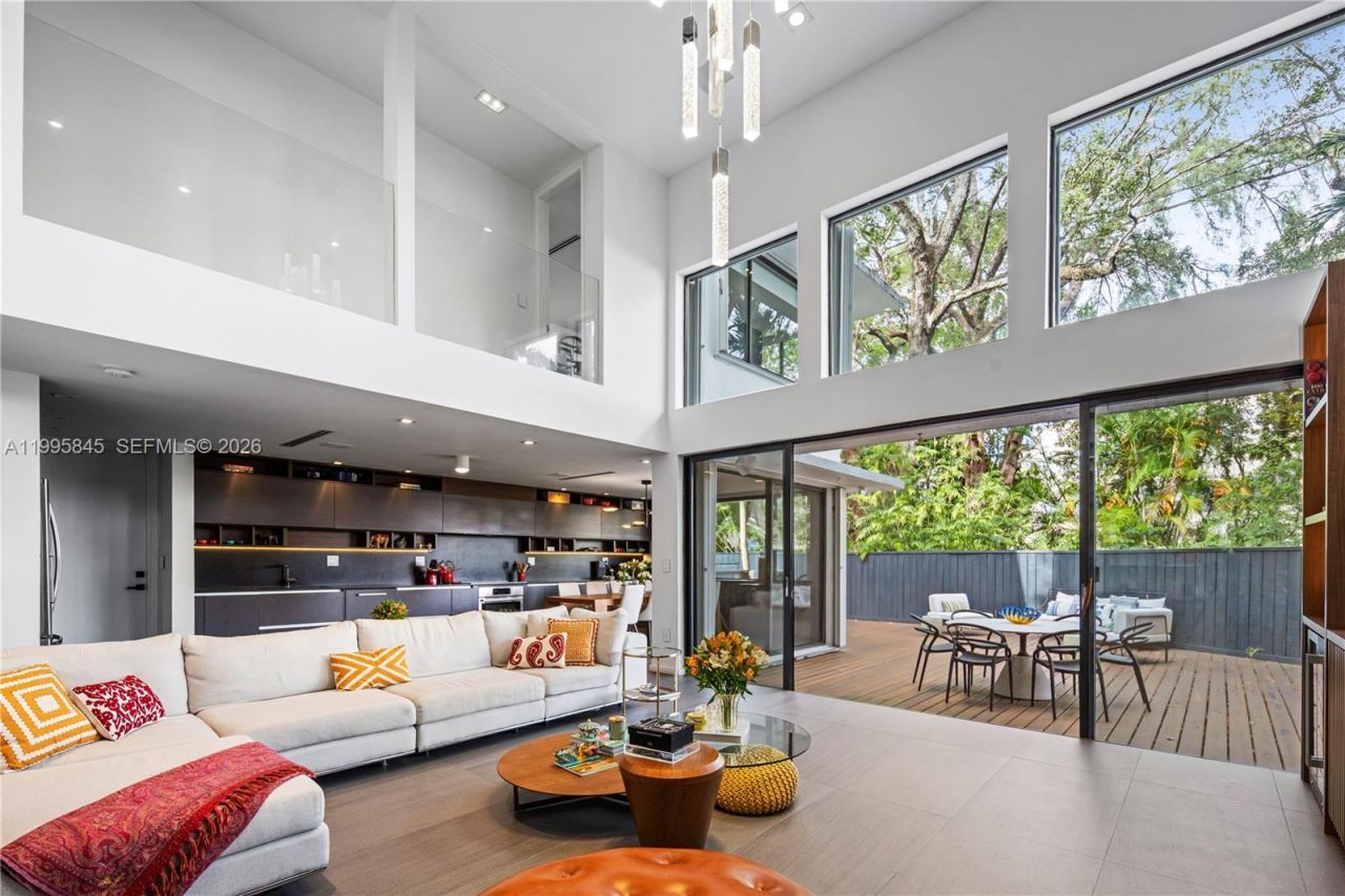 4002 Kumquat Ave, Miami, FL 33133 Photo