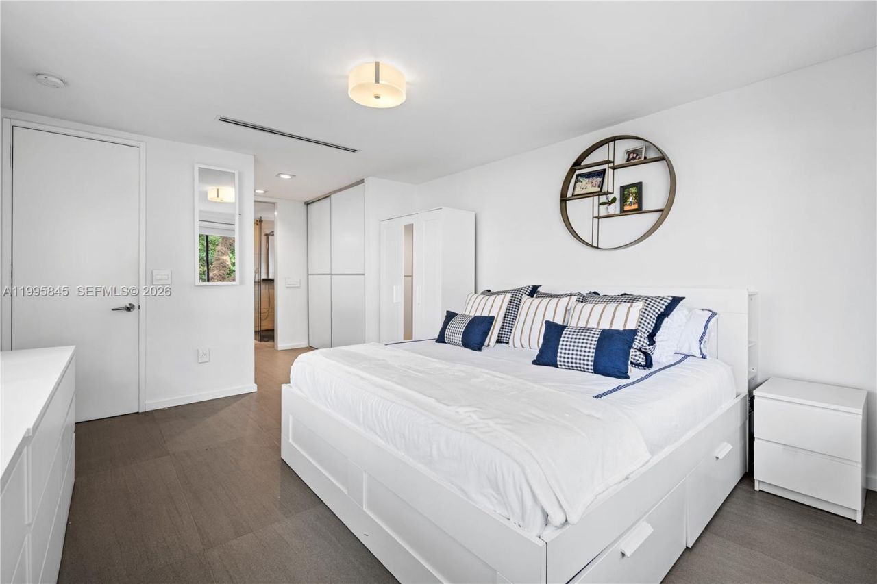 4002 Kumquat Ave, Miami, FL 33133 Photo