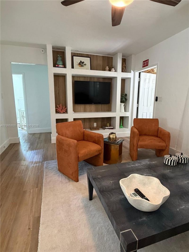 11201 NE 10th Ave, Unit 11201, Biscayne Park, FL 33161 Photo