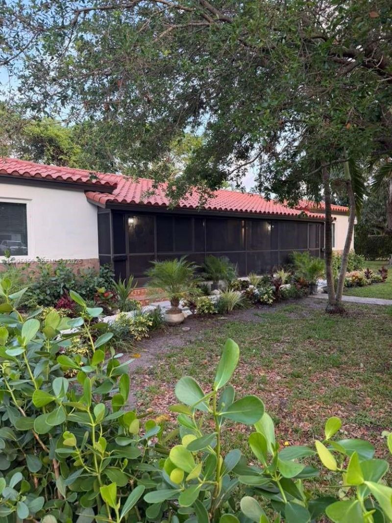11201 NE 10th Ave, Unit 11201, Biscayne Park, FL 33161 Photo