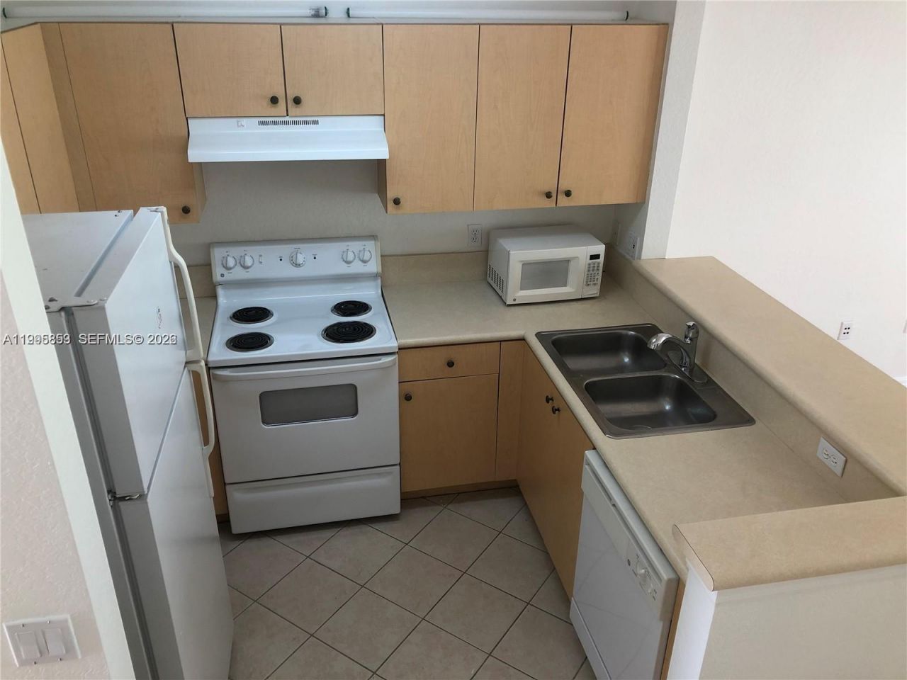 157 Hidden Ct Rd , Unit I-48, Hollywood, FL 33023 Photo