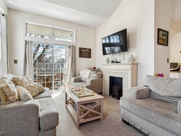 1317 Paddington Rd, Mahwah, NJ 07430