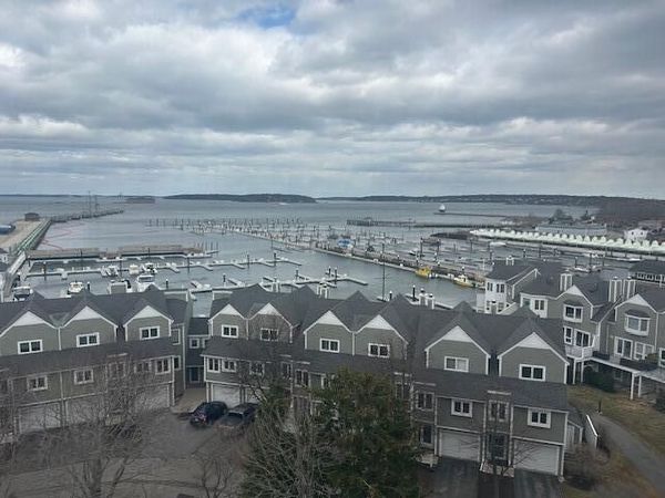 148 Breakwater Drive, Unit 706, South Portland, ME 04106