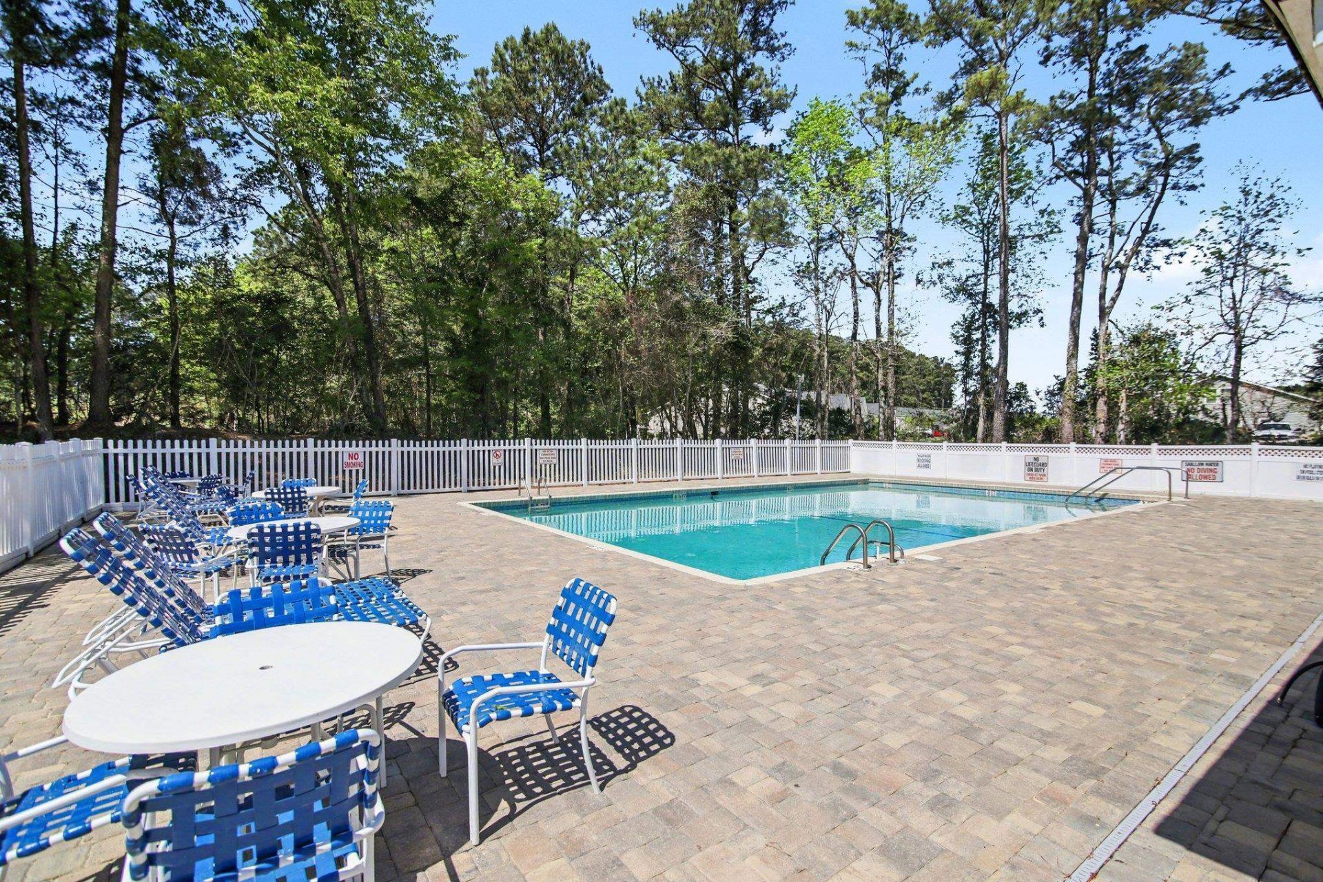 425 Colonial Trace Dr. Photo 28
