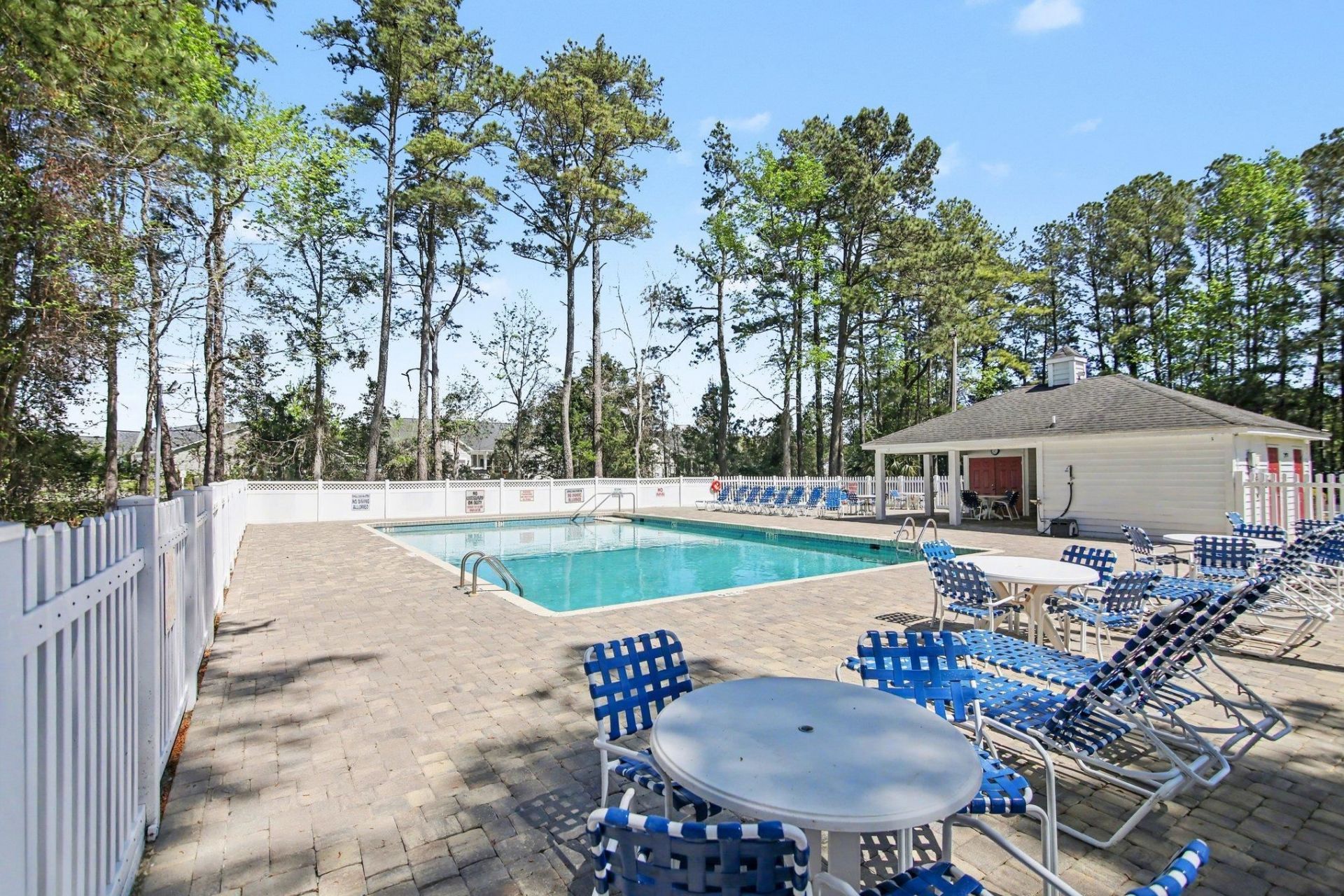 425 Colonial Trace Dr. Photo 29