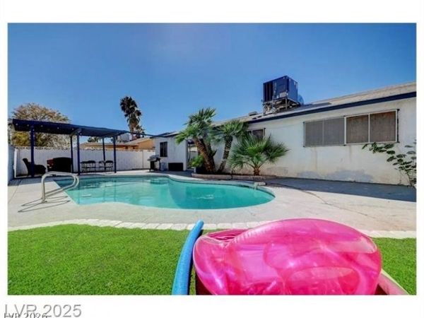3750 Florrie Avenue , Las Vegas, NV 89121