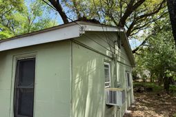 1929 Kerry Street photo 4