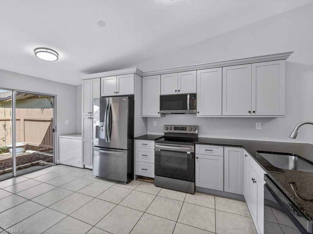 6441 Royal Woods Dr, Fort Myers, FL 33908 Photo