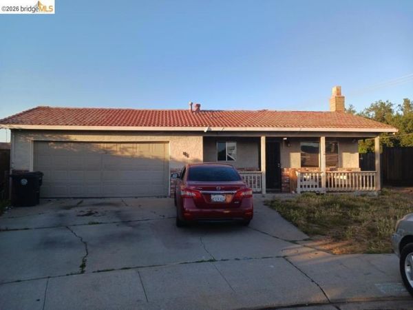 733 La Mesa CT , Manteca, CA 95336