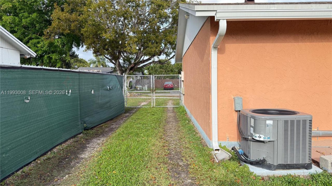 7144 SW 148th Ct, Miami, FL 33193 Photo