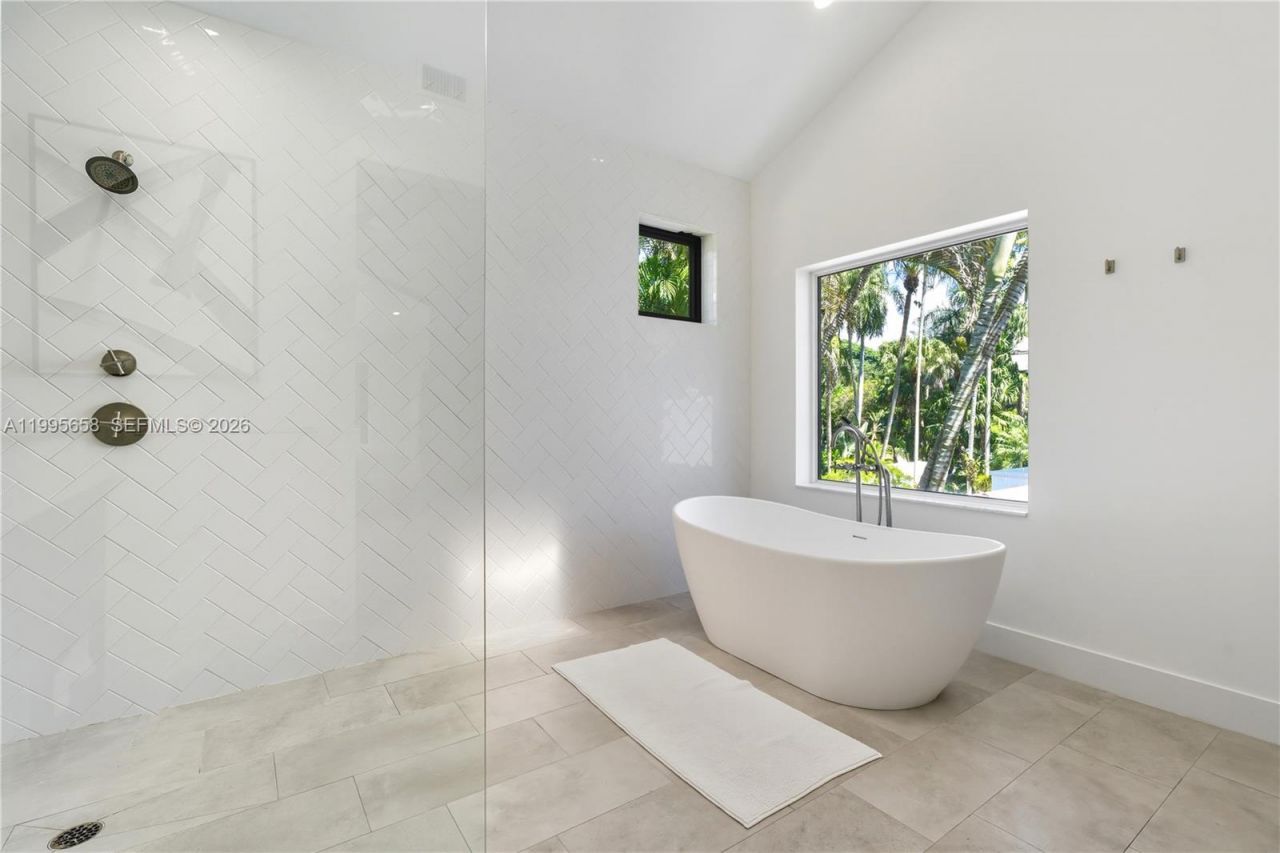 3782 El Prado Blvd, Unit 1, Miami, FL 33133 Photo