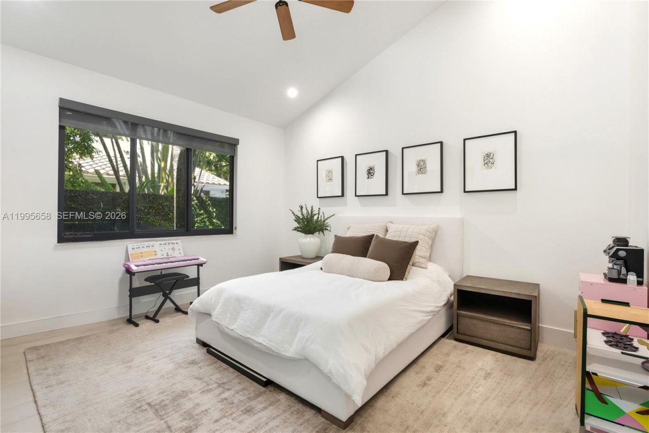 3782 El Prado Blvd, Unit 1, Miami, FL 33133 Photo