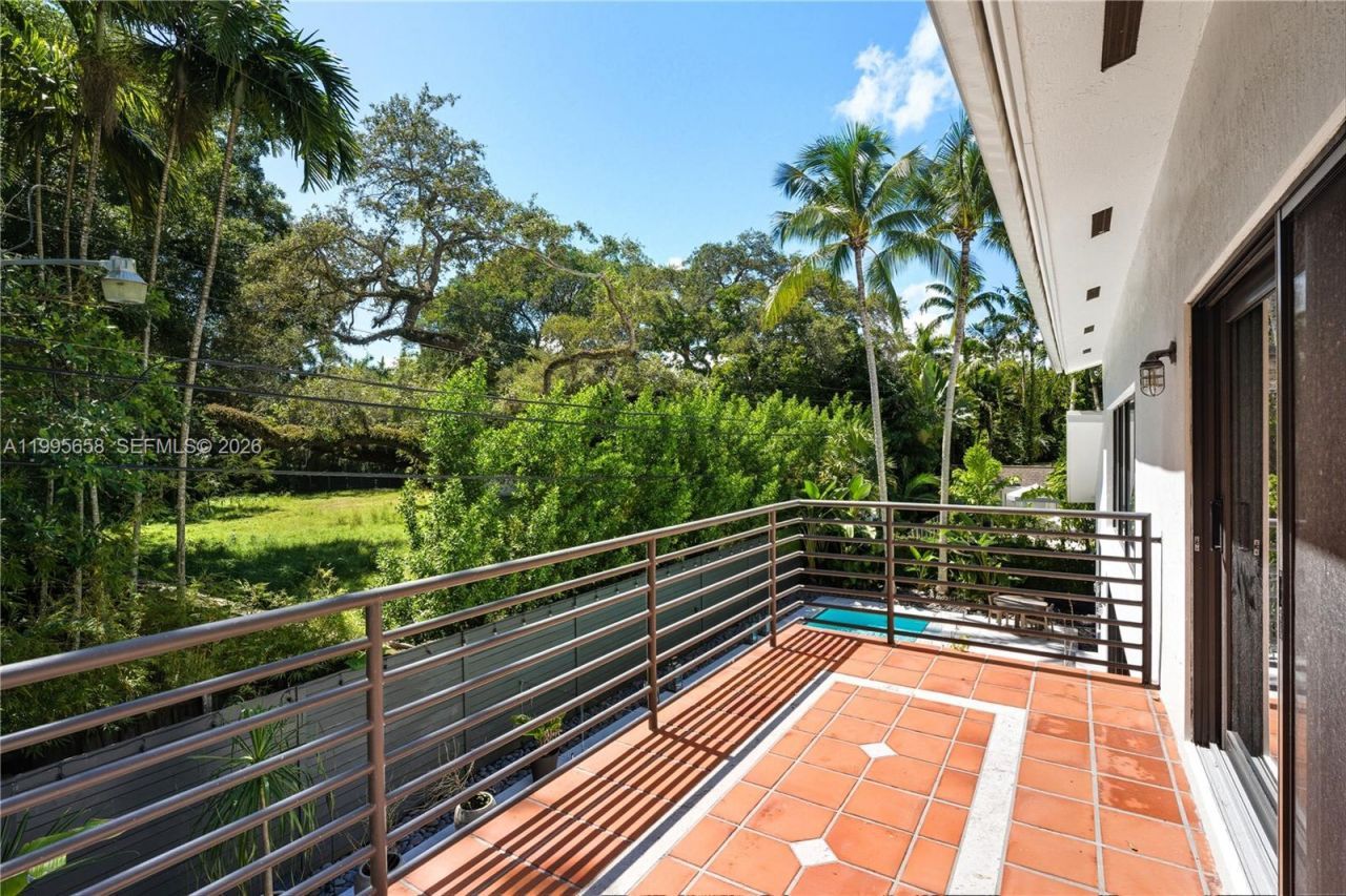 3782 El Prado Blvd, Unit 1, Miami, FL 33133 Photo