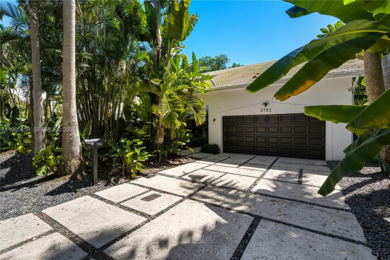 3782 El Prado Blvd, Unit 1, Miami, FL 33133 Photo