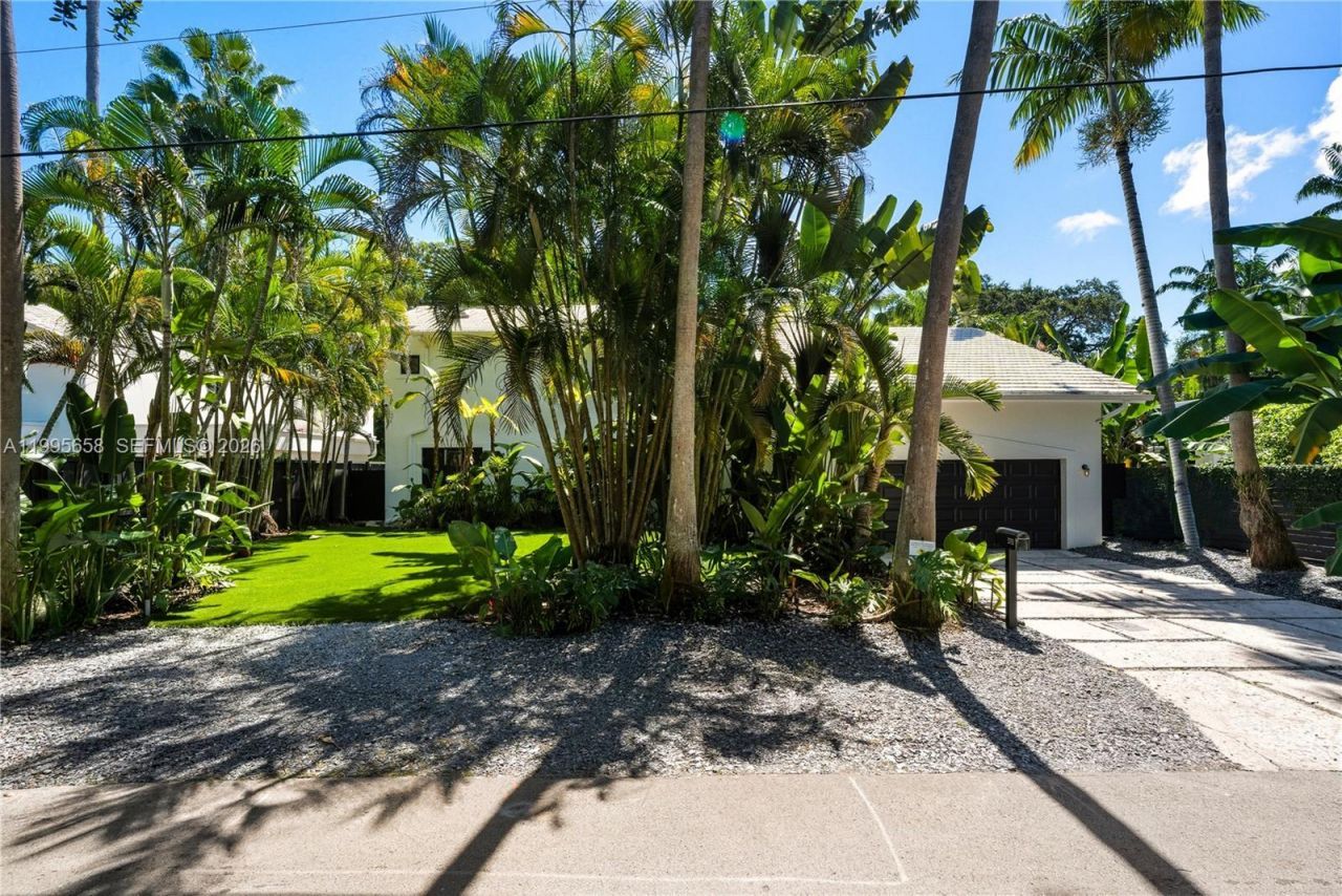 3782 El Prado Blvd, Unit 1, Miami, FL 33133 Photo