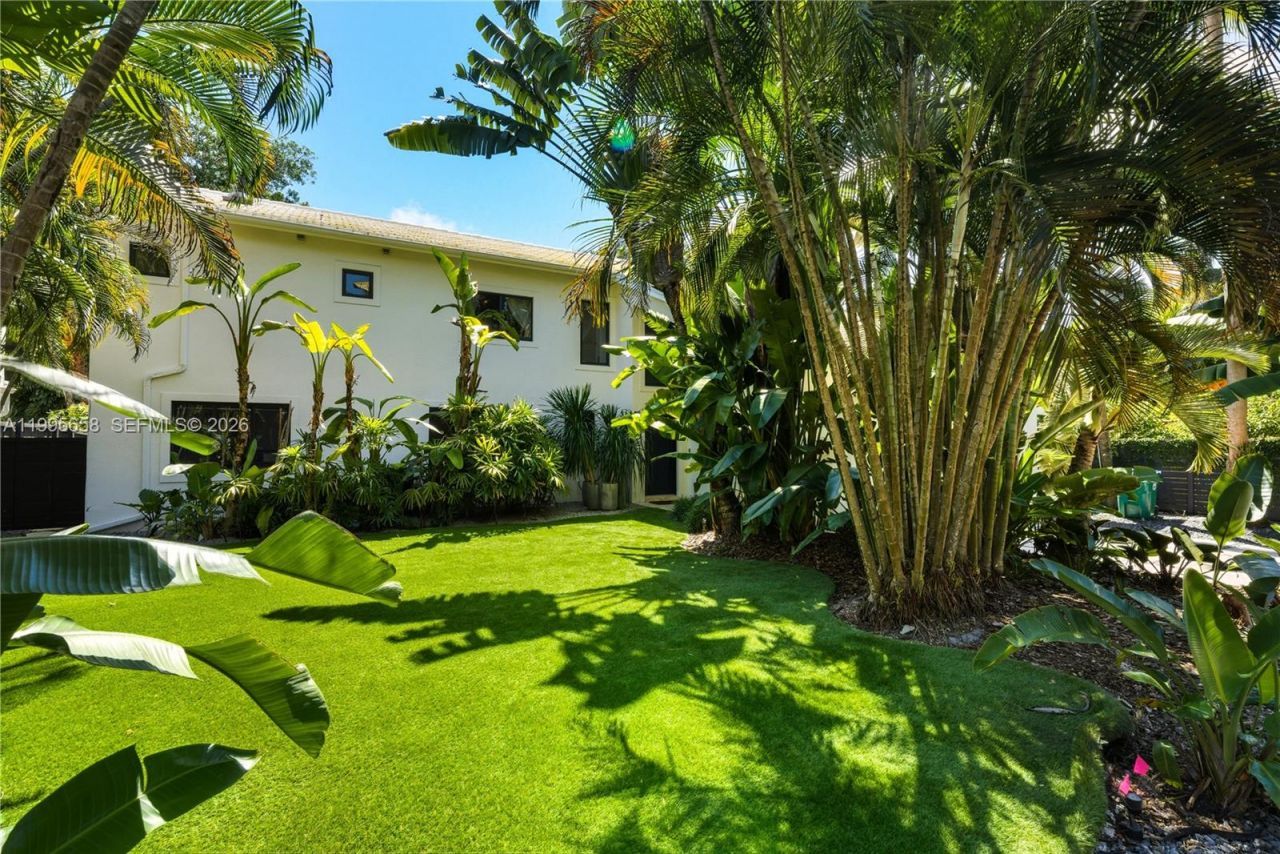 3782 El Prado Blvd, Unit 1, Miami, FL 33133 Photo