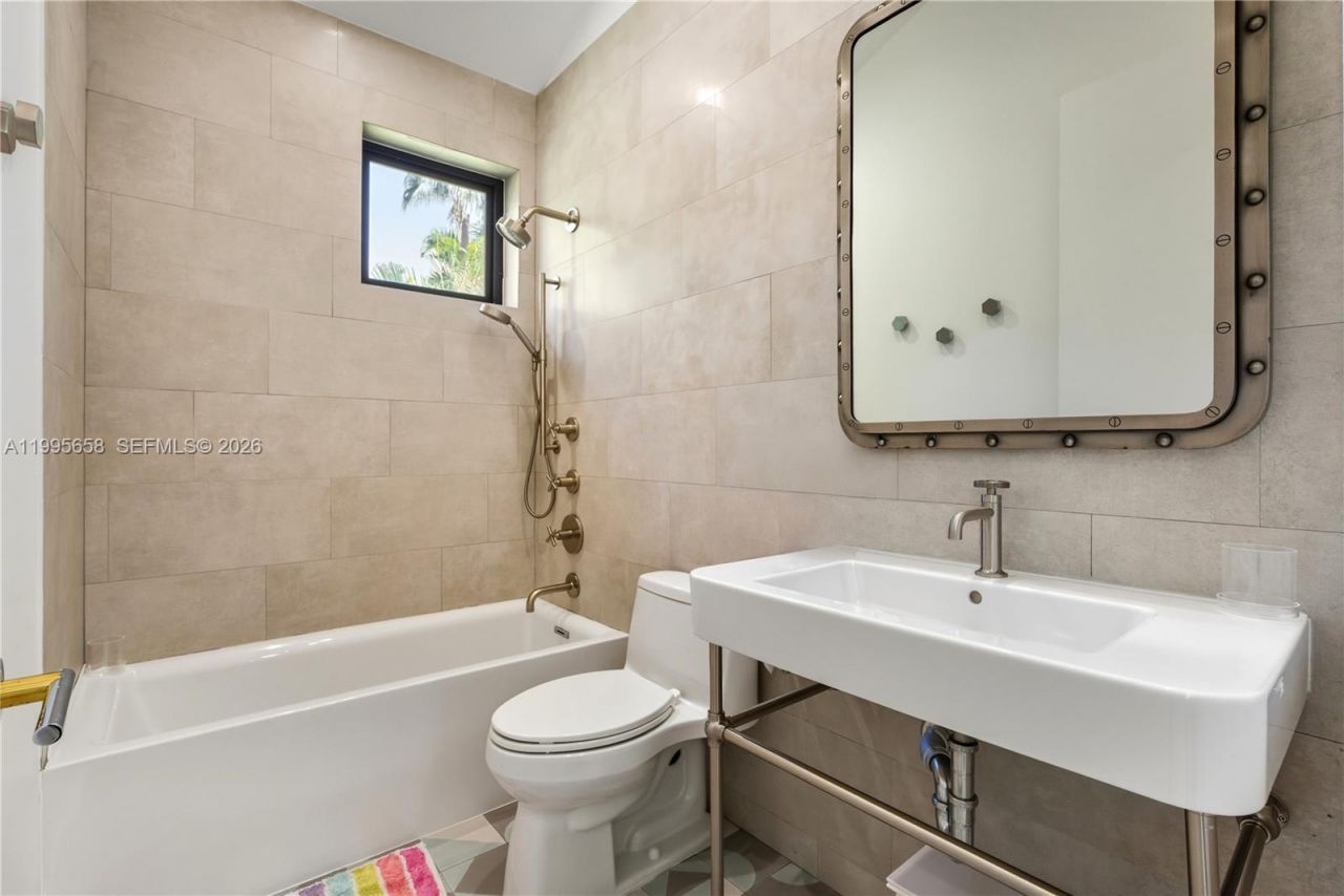 3782 El Prado Blvd, Unit 1, Miami, FL 33133 Photo