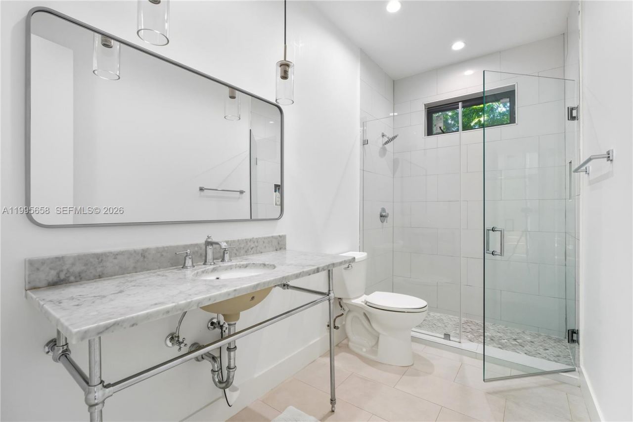 3782 El Prado Blvd, Unit 1, Miami, FL 33133 Photo