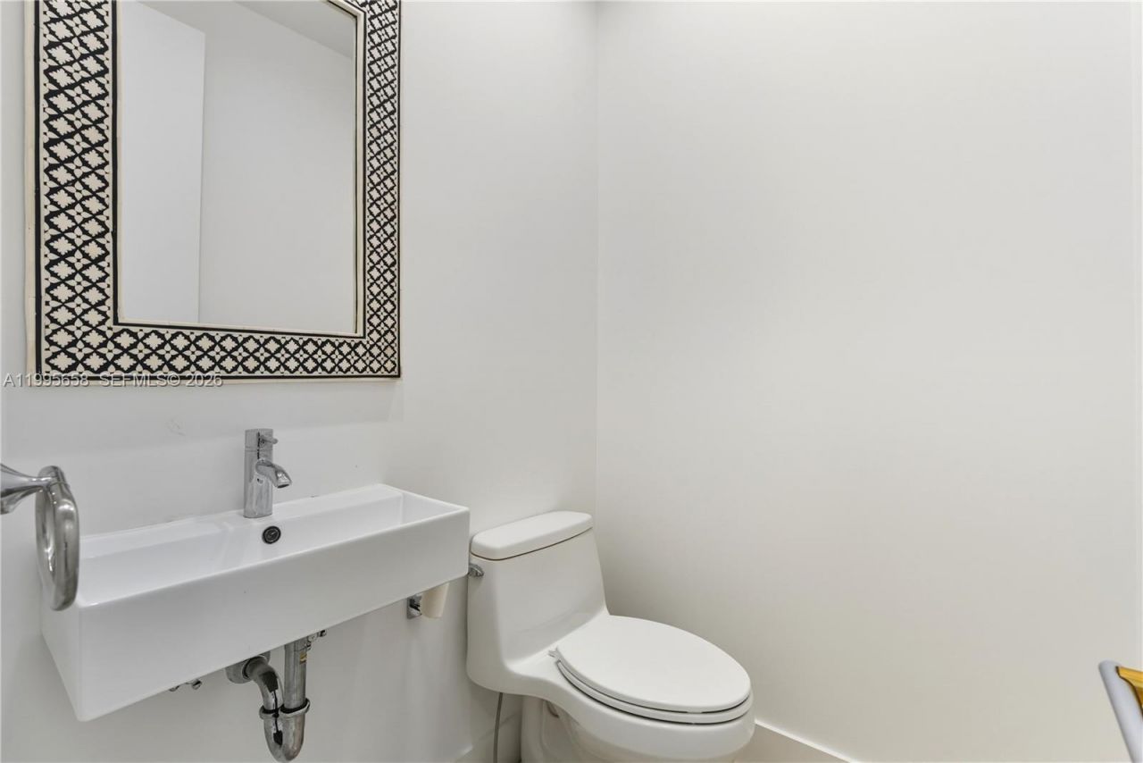 3782 El Prado Blvd, Unit 1, Miami, FL 33133 Photo