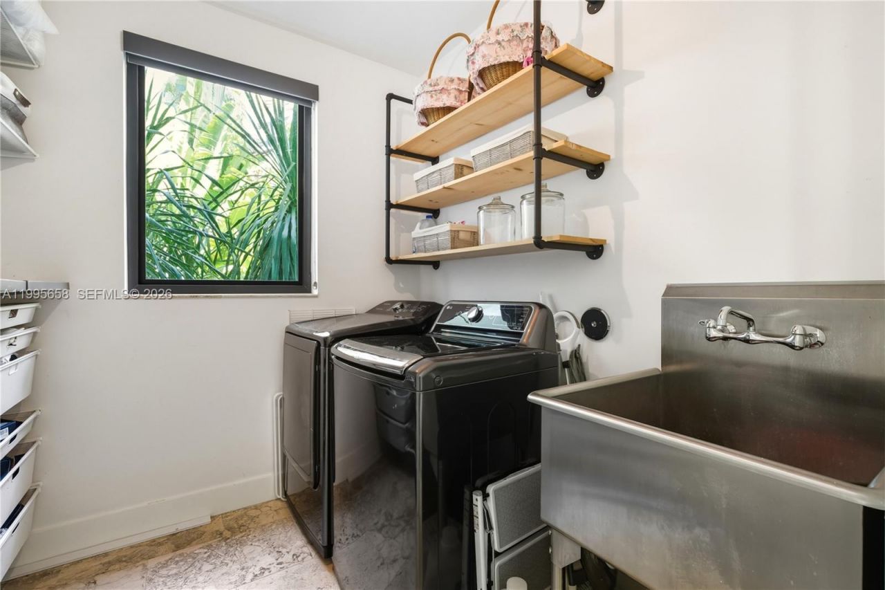 3782 El Prado Blvd, Unit 1, Miami, FL 33133 Photo
