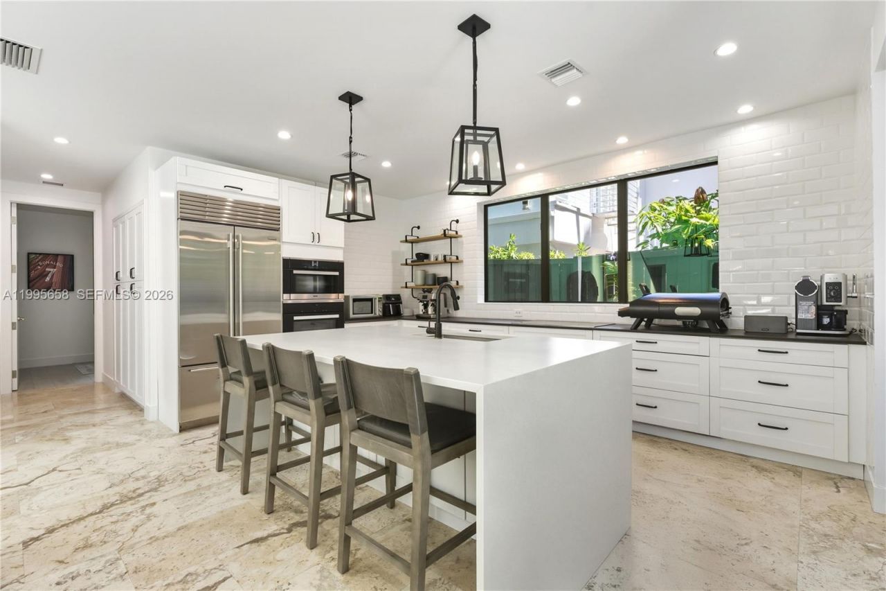 3782 El Prado Blvd, Unit 1, Miami, FL 33133 Photo