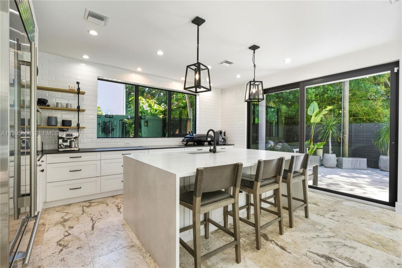 3782 El Prado Blvd, Unit 1, Miami, FL 33133 Photo