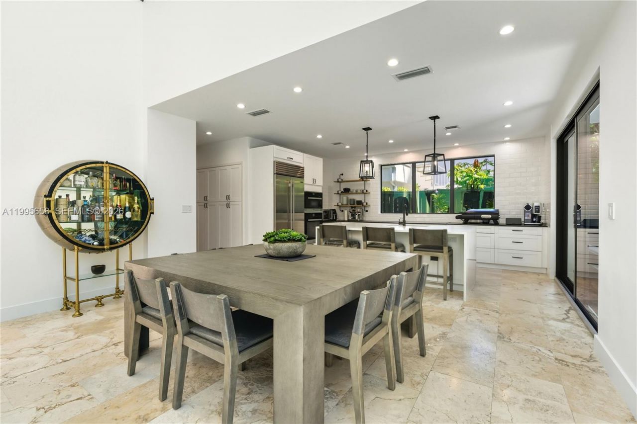 3782 El Prado Blvd, Unit 1, Miami, FL 33133 Photo