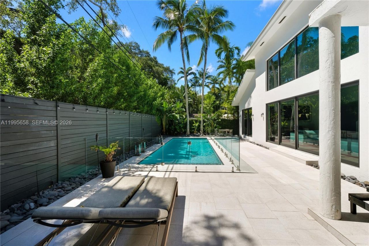3782 El Prado Blvd, Unit 1, Miami, FL 33133 Photo
