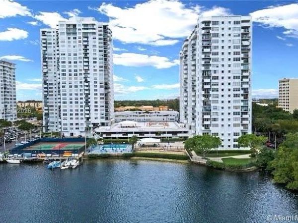 2750 NE 183rd St, Unit 2407, Aventura, FL 33160