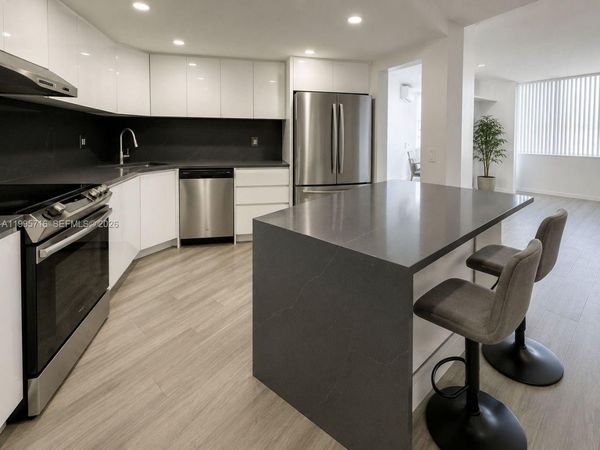 2750 NE 183rd St, Unit 2407, Aventura, FL 33160