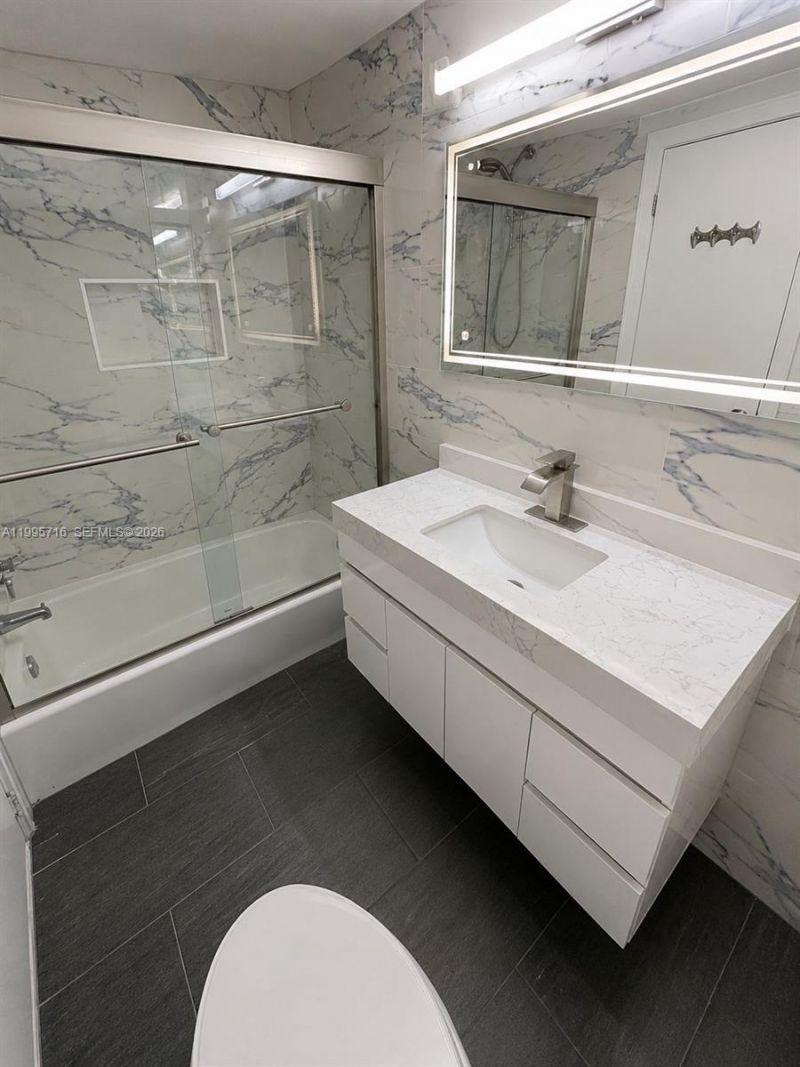 2750 NE 183rd St, Unit 2407, Aventura, FL 33160 Photo