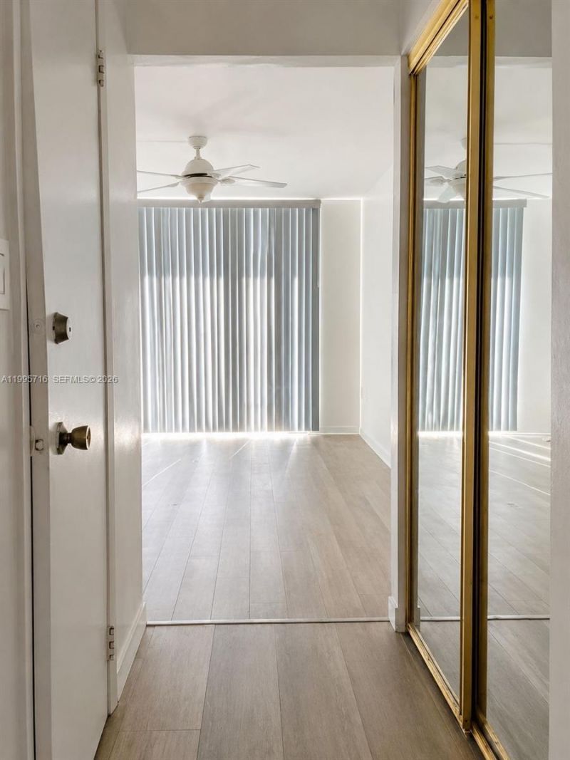 2750 NE 183rd St, Unit 2407, Aventura, FL 33160 Photo