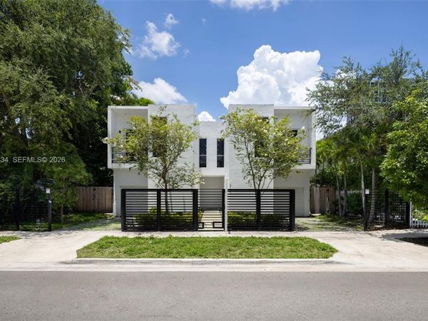 3164 Plaza St, Coconut Grove, FL 33133