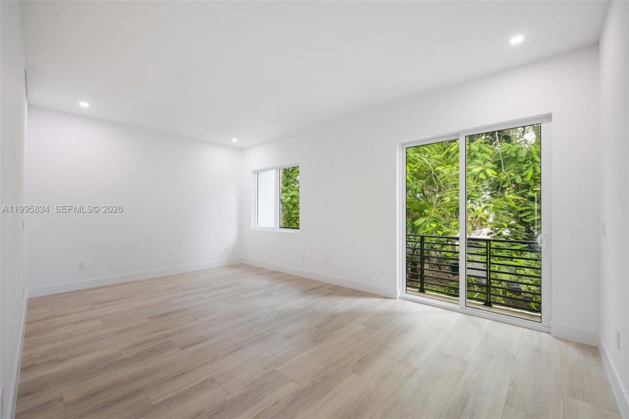 3164 Plaza St, Coconut Grove, FL 33133 Photo