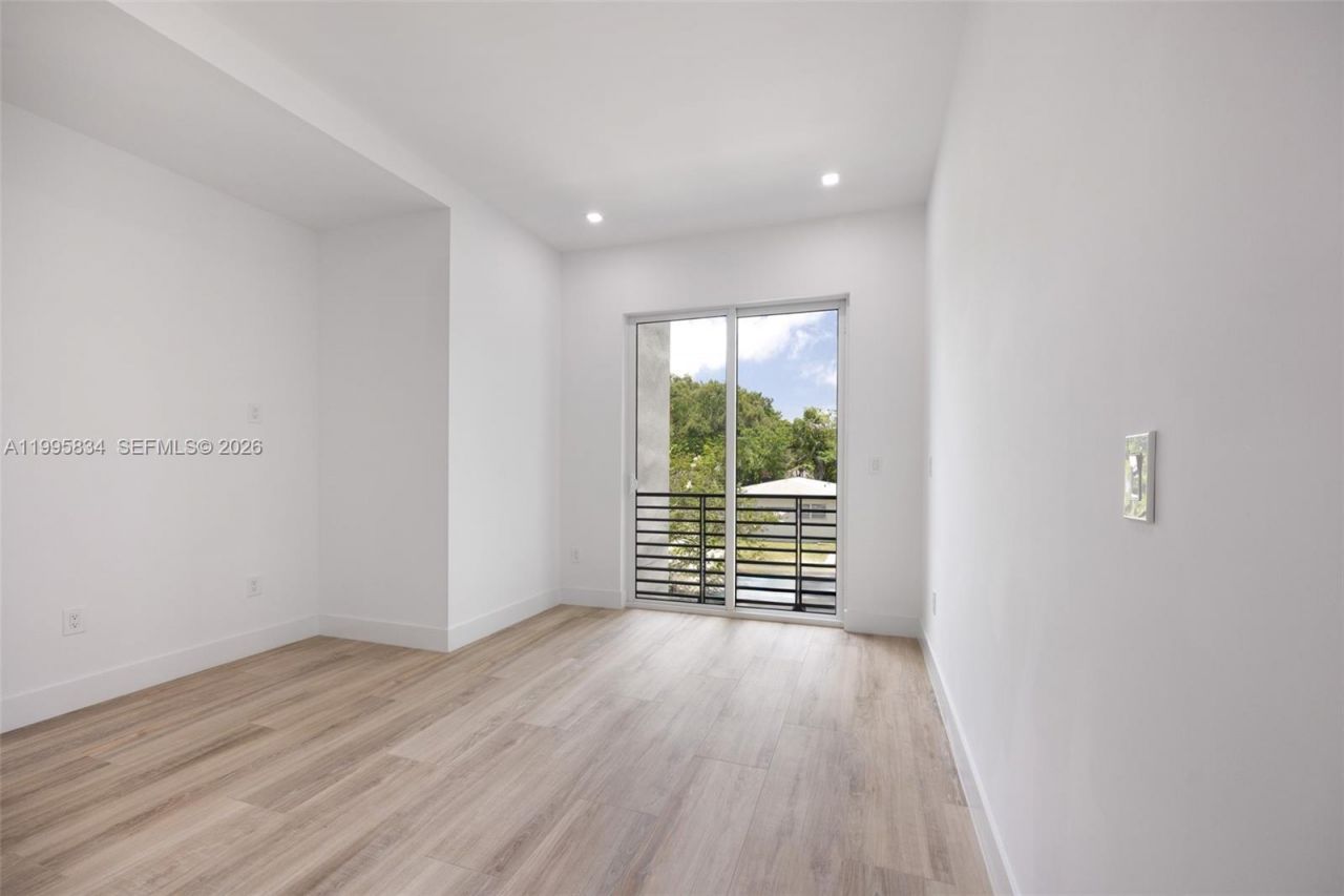3164 Plaza St, Coconut Grove, FL 33133 Photo