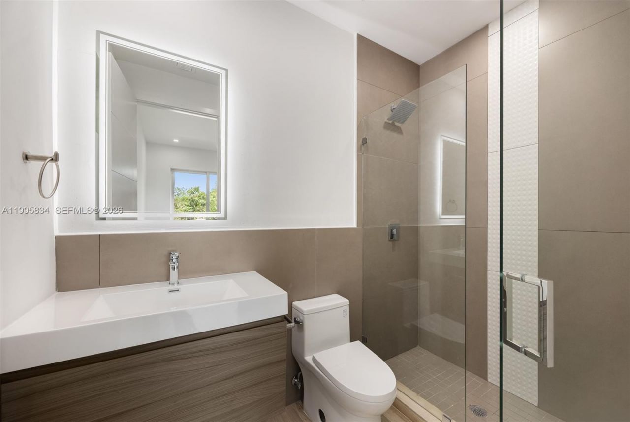 3164 Plaza St, Coconut Grove, FL 33133 Photo