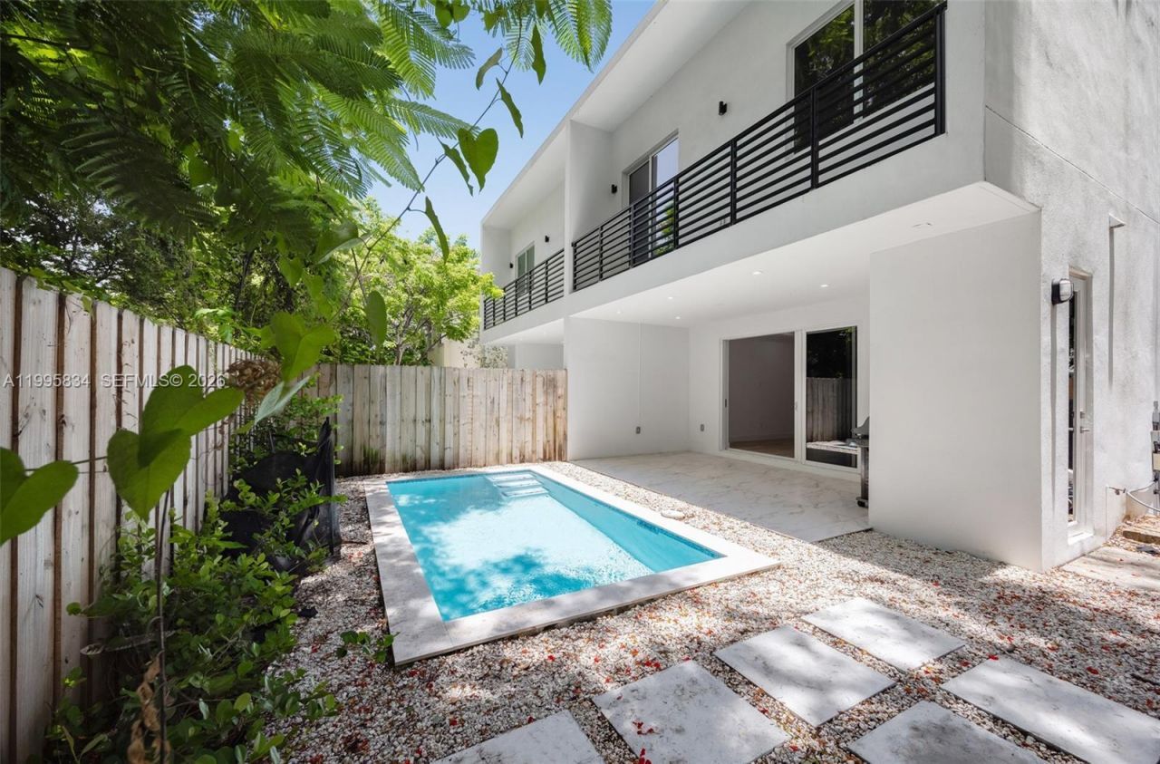 3164 Plaza St, Coconut Grove, FL 33133 Photo