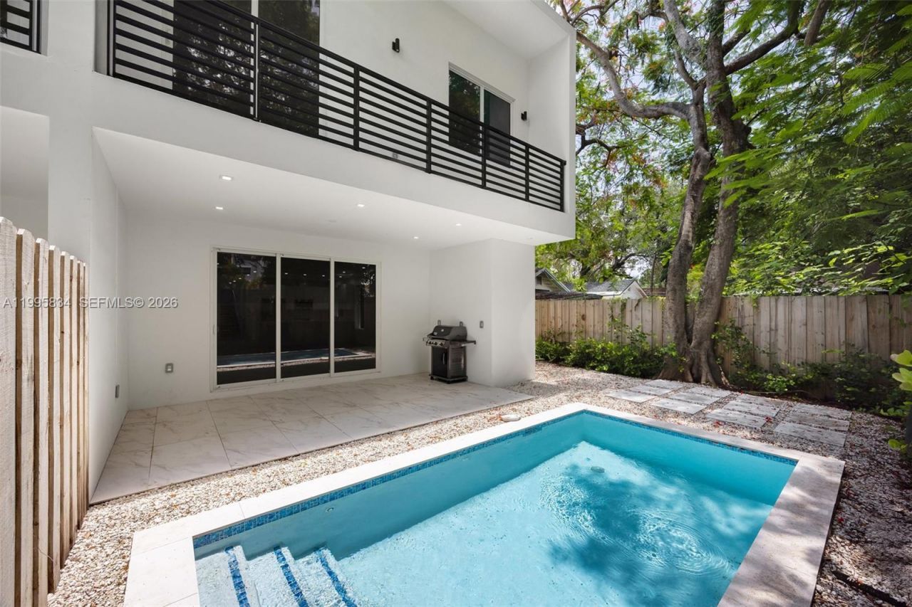 3164 Plaza St, Coconut Grove, FL 33133 Photo
