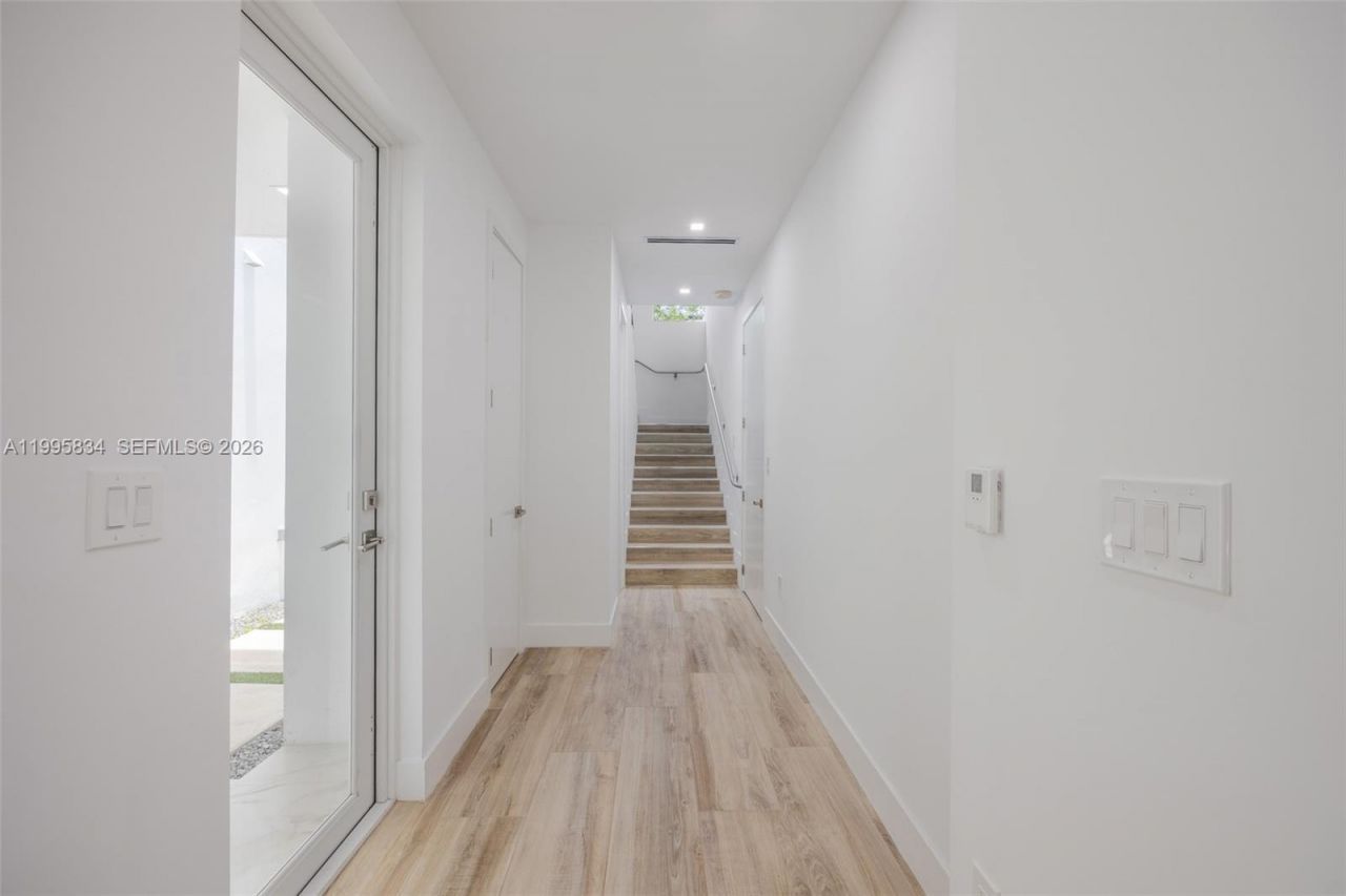 3164 Plaza St, Coconut Grove, FL 33133 Photo