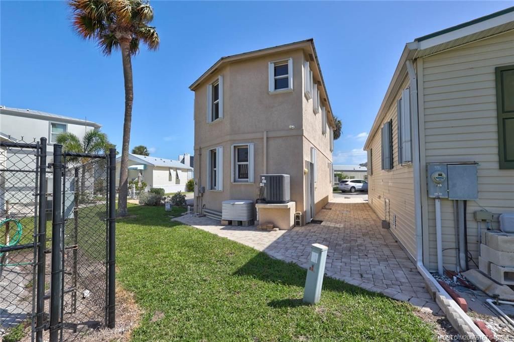 10725 S Ocean Drive, Unit 401, Jensen Beach, FL 34957 Photo