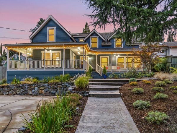 494 Holly Street, Ashland, OR 97520